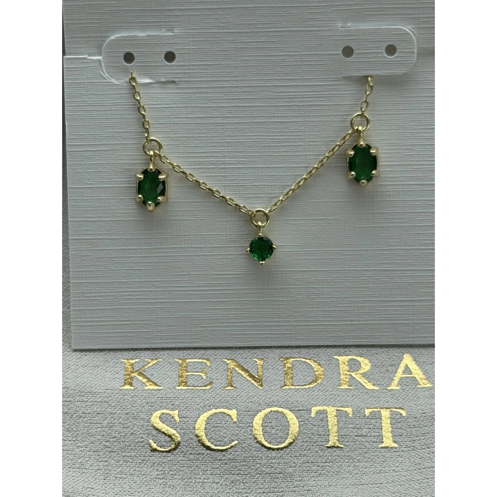 Kendra Scott necklace